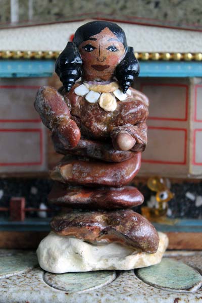 Figurines