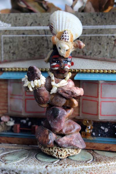 Figurines