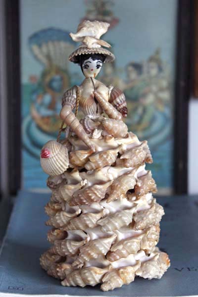 Figurines