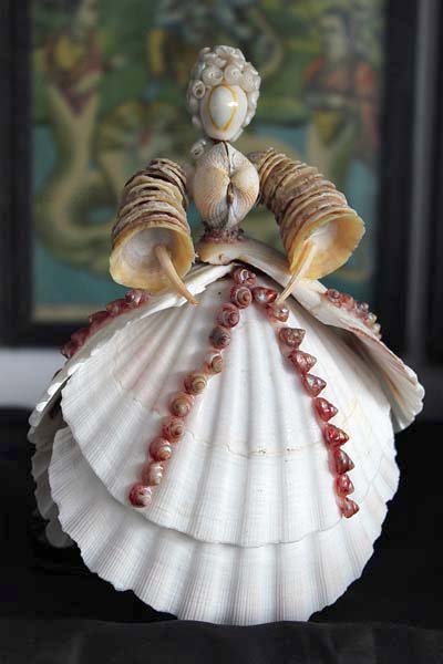 Figurines